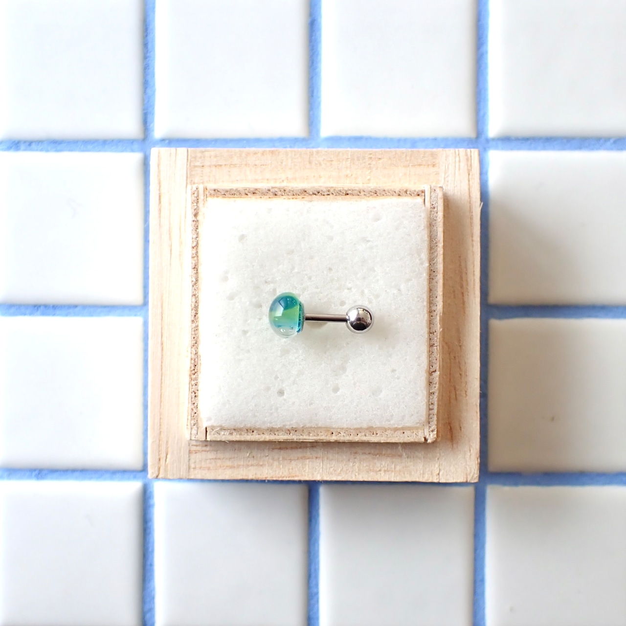 軟骨ヘリックス16G 琉球ガラス