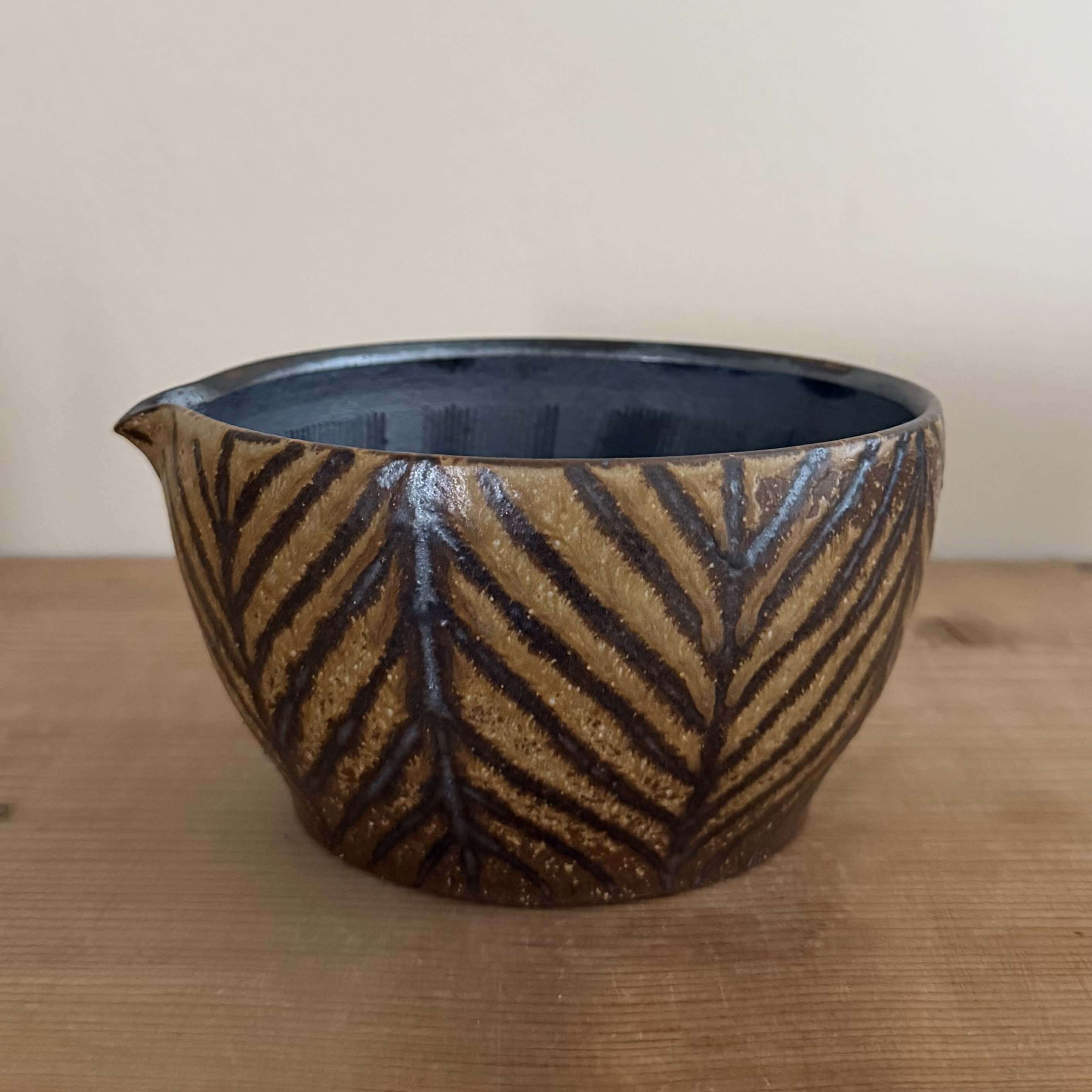 城進 鉄絵すり鉢 中