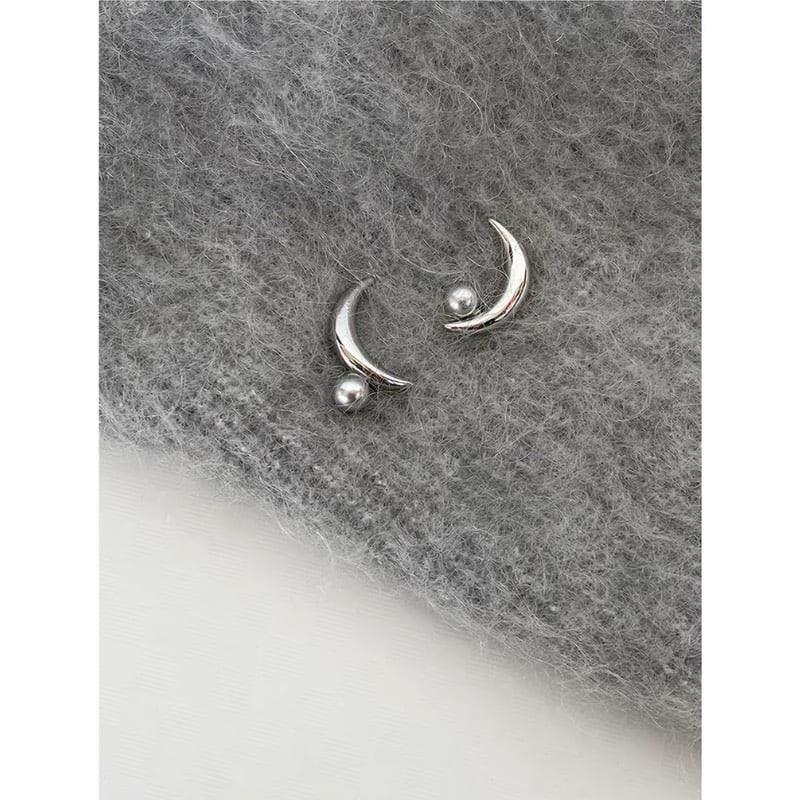 moon pearl studs pierce 101661