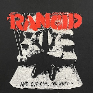 【GILDAN】RANCID  オフィシャル 公式 Tシャツ バンドTシャツ …And Out Come The Wolves ジャケット バンt ロックt ロゴ プリント ランシド X-LARGE 黒 US古着