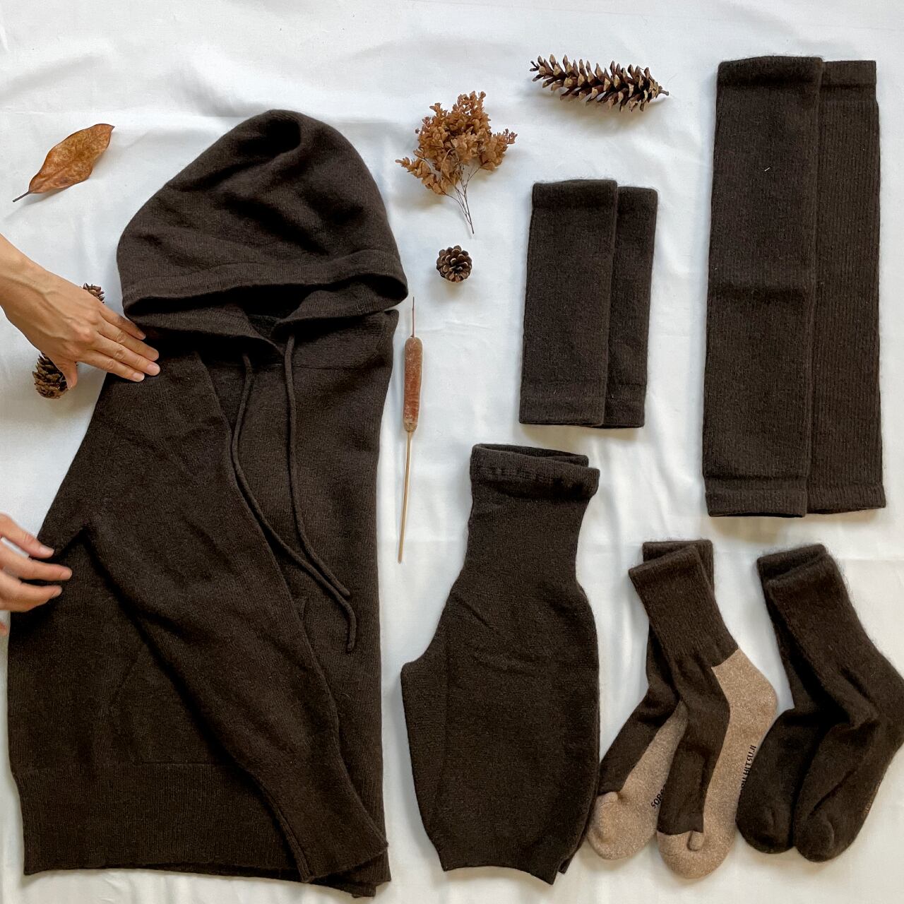 ヤクの靴下／毛100％タイプ｜こげ茶 | 空飛ぶ羊 BASE webshop