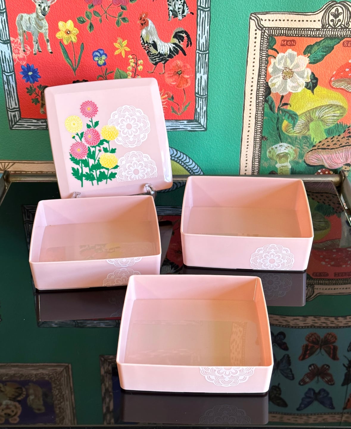 未使用 花柄 収納 小物入れセット インテリア 昭和レトロ レトロポップ 当時物 昭和レトロ 3段小物入れ 花柄重箱 入れ子 キャンプ お道具箱 レトロ