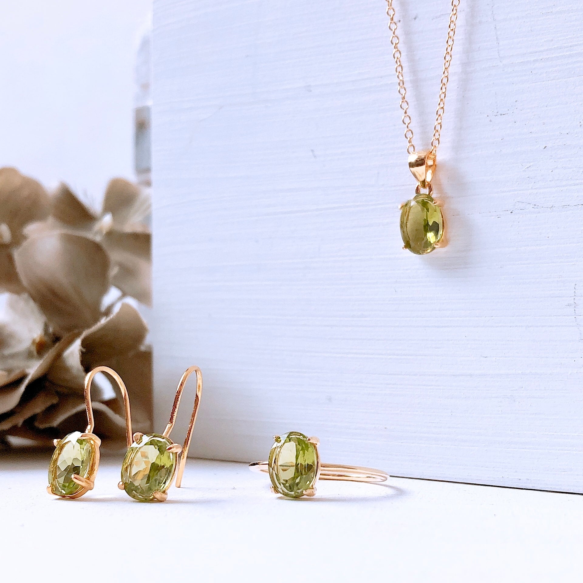 宝石質ペリドット14kgf製ネックレス 約40cm 8×6mm 8月誕生石 Peridot