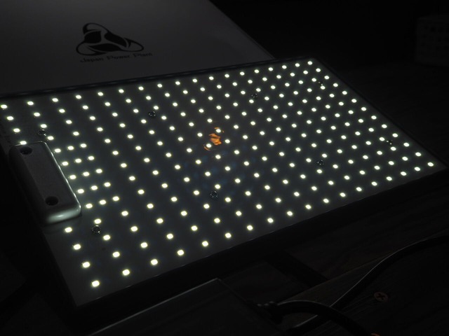 ◇ Helios Green LED PRO HGP-303 ／ 広域照射植物育成ライト 