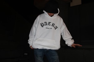 PATRA OLDENGLISH HOODY : WHITExBLACK