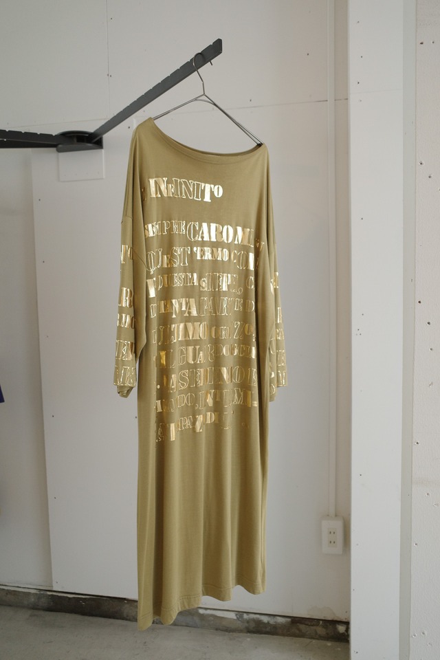 golden text one-piece