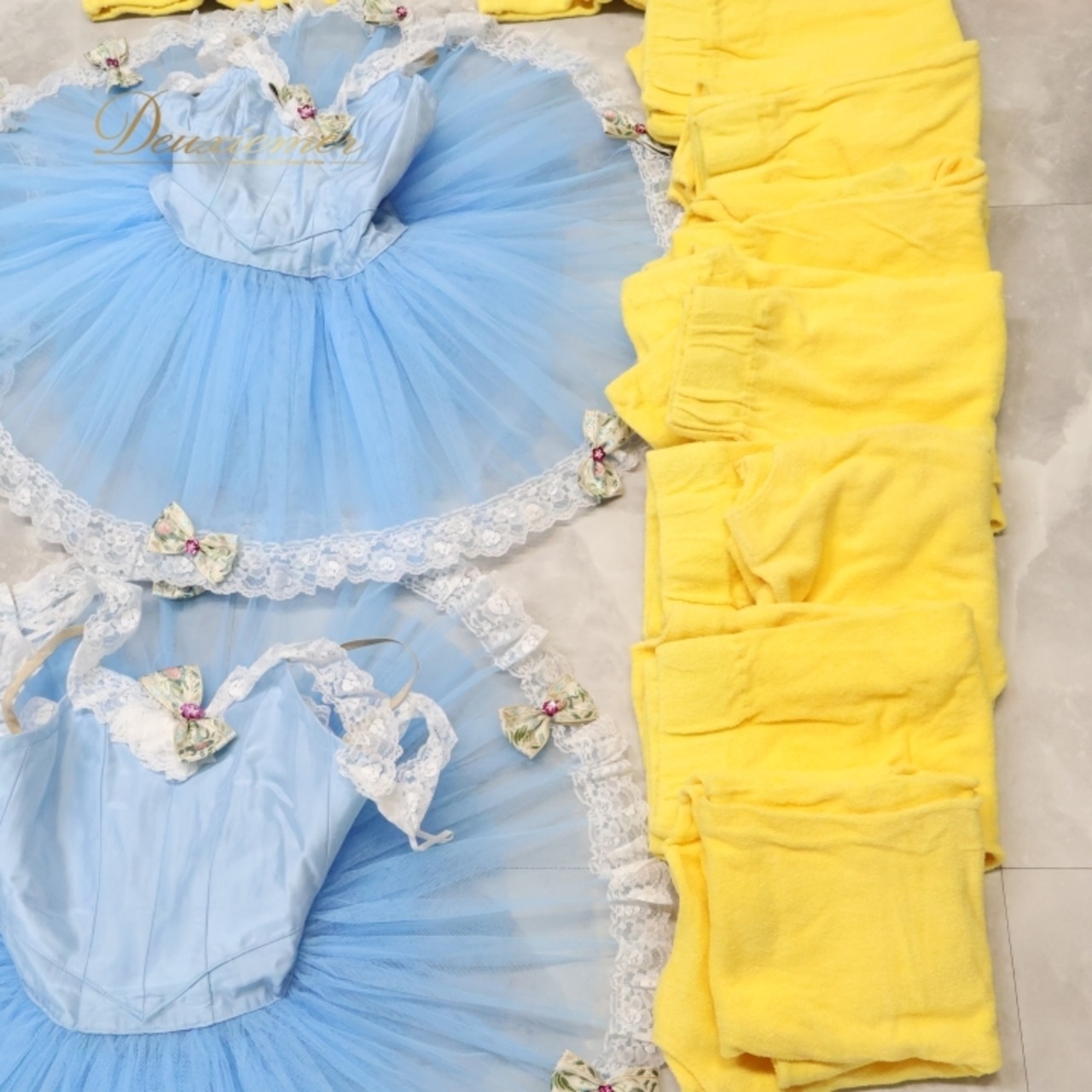 バレエ 衣装 チャコット Chacott まとめ売り 22点セット チュチュ みにくいアヒルの子 発表会 ジュニア 子供 劇 パーティ コンクール 舞台 アヒル 帽子 水色 ブルー系 イエロー系 チュチュ衣装 発表会用衣装 子供用衣装 演技衣装 劇団衣装 アヒルコスチューム 水色チュチュ 子供バレエ セット販売