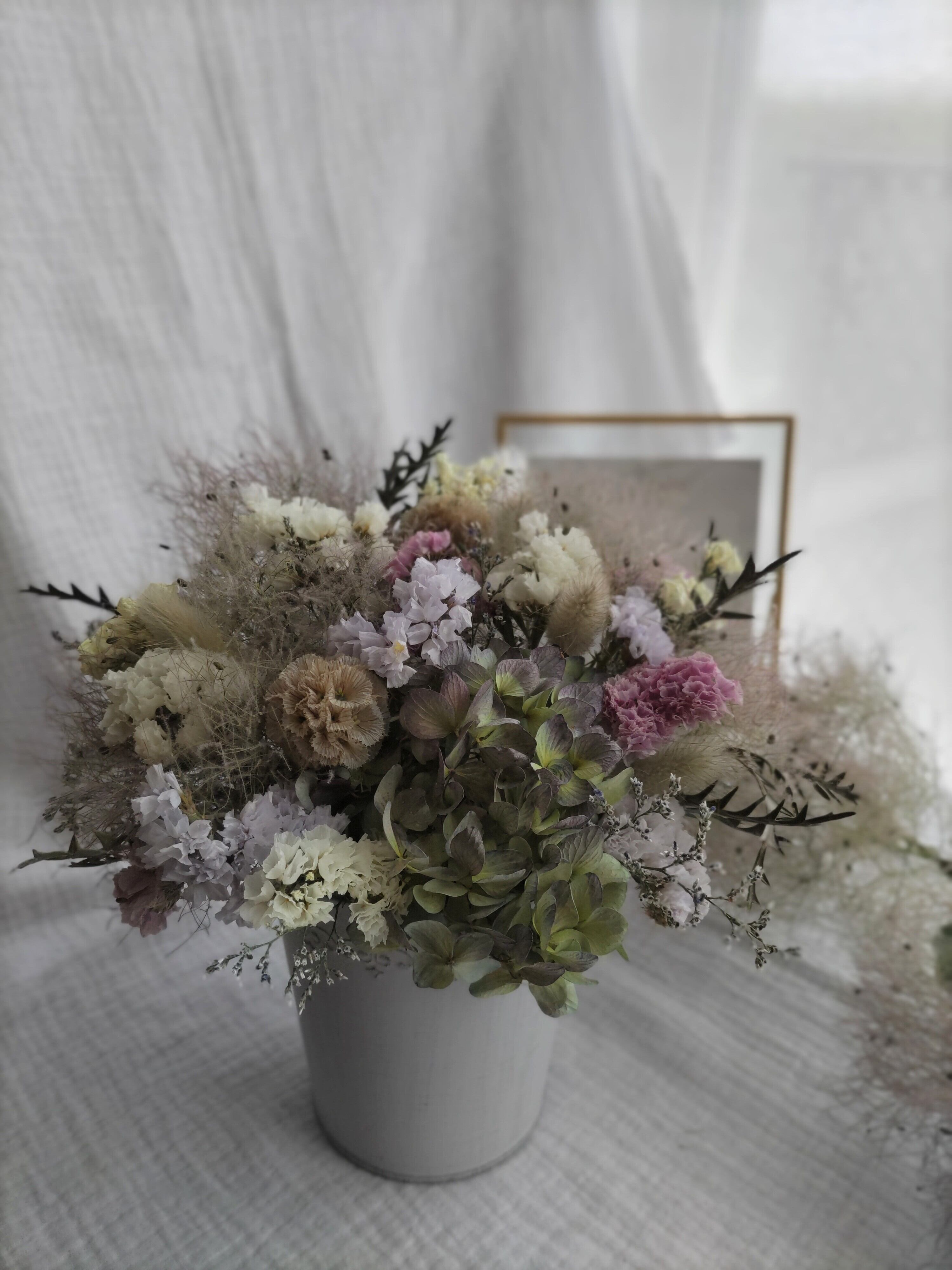 スモークツリーと秋色紫陽花のドライフラワーアレンジ | PAY ID