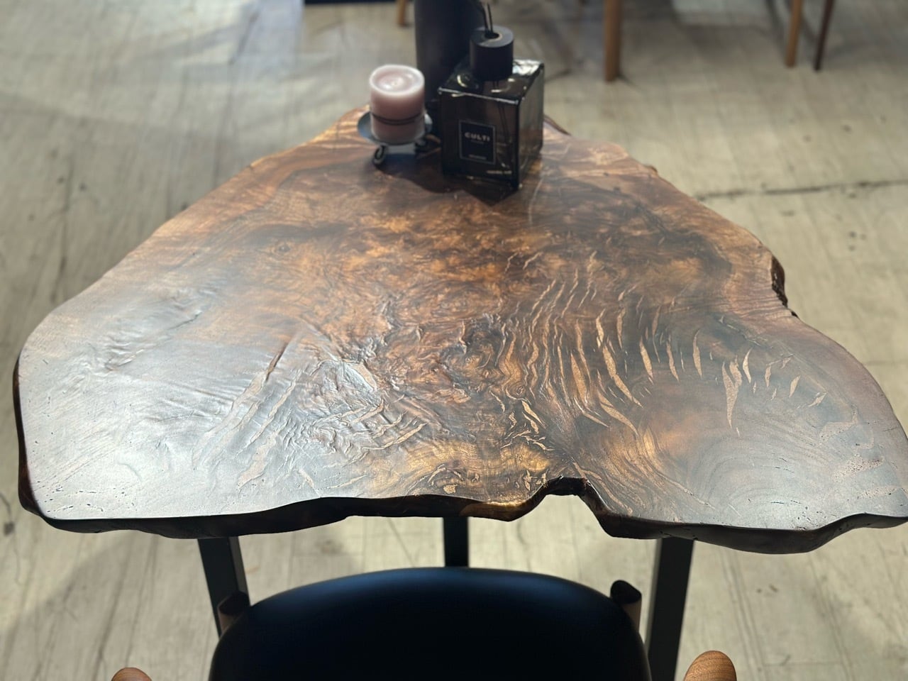 クラロウォールナットのトレイ☆ クラロウォールナット_2100×1300-1040-970×50_横浜元町店_テーブル天板