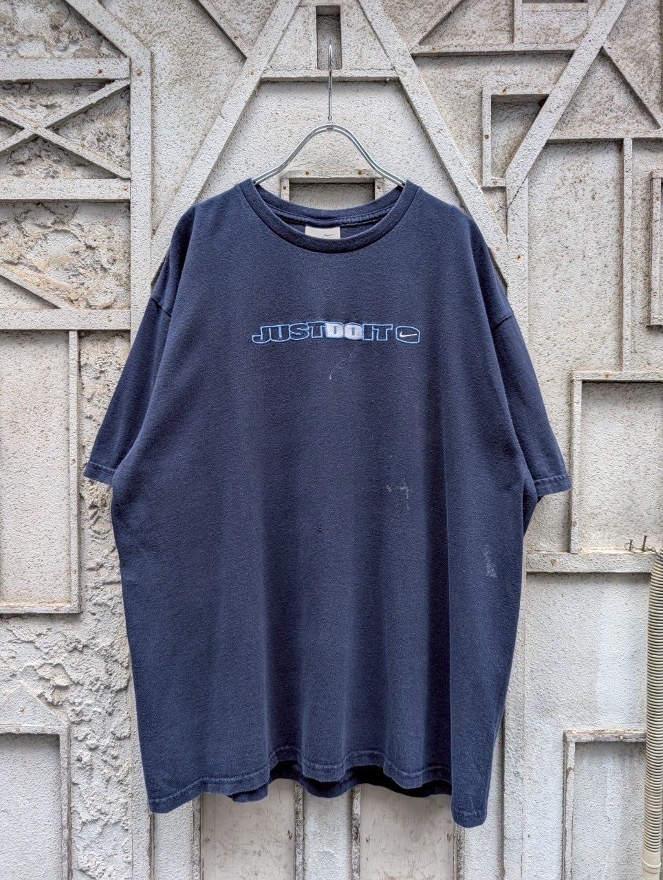 "NIKE" embroidery logo tee