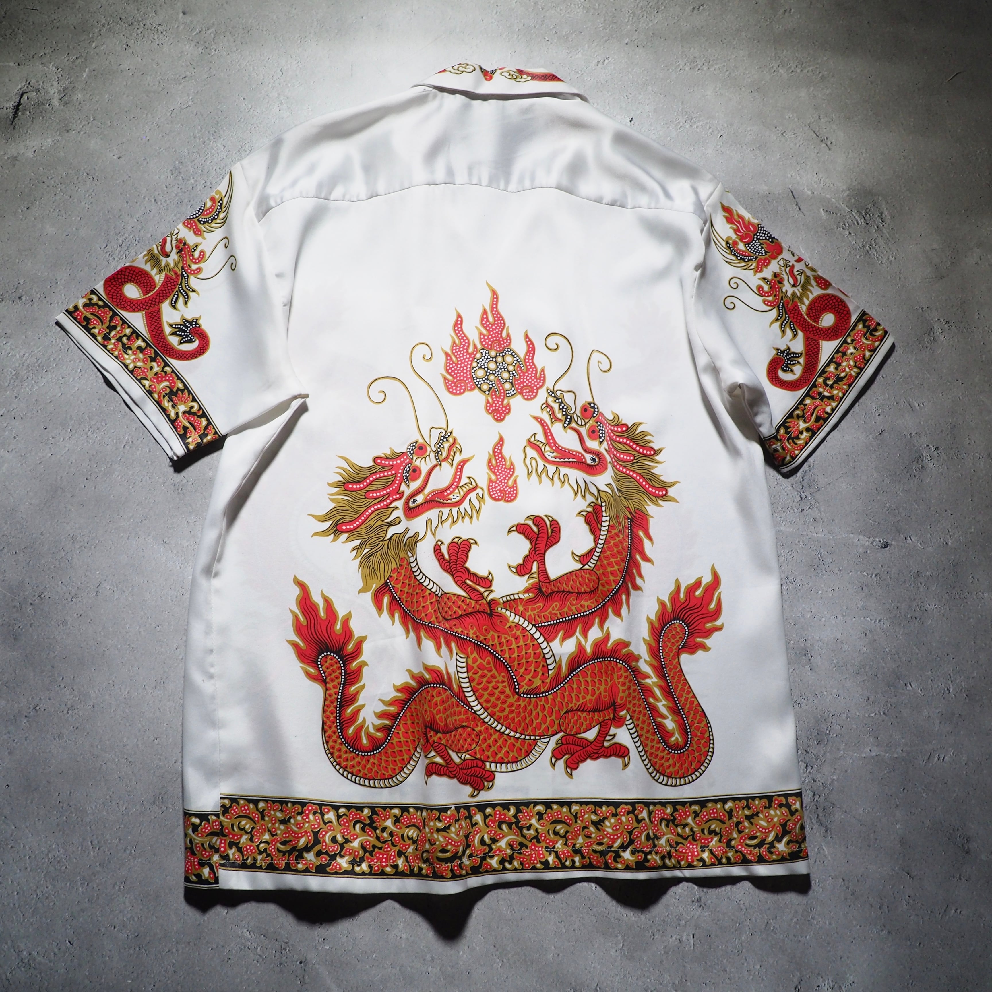 ” Monas Boutique ” Doragon printed vintage loose Open collar SS shirt