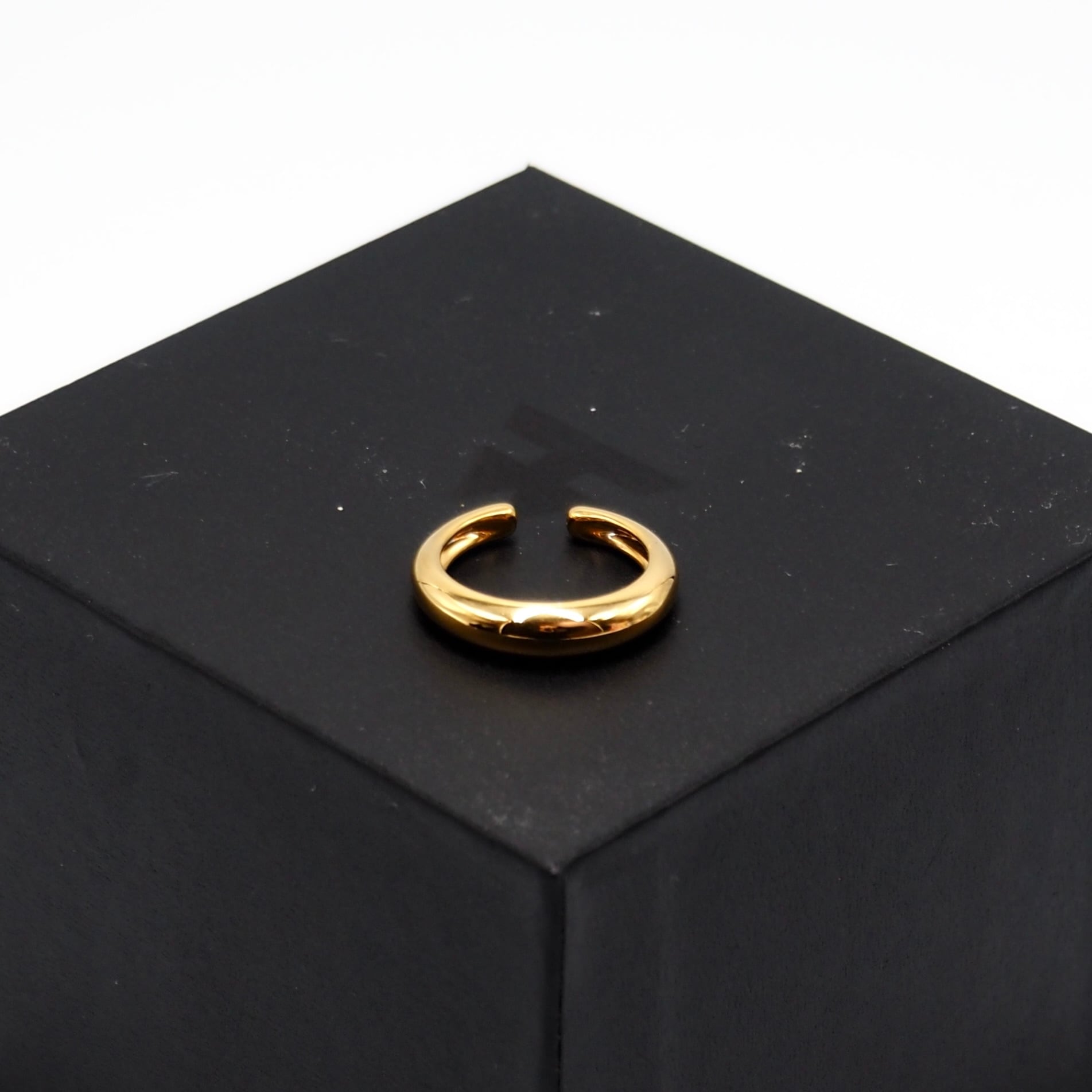 3/15掲載 TOM WOOD イヤーカフ スリム ゴールド シルバー925 トムウッド 付属品付き