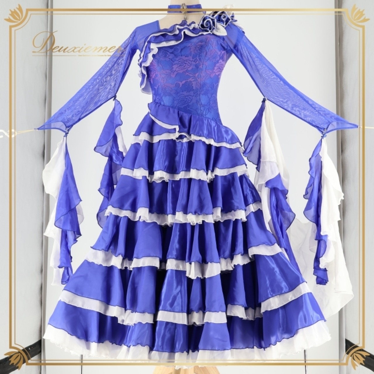 社交ダンス 衣装 セキネ SEKINE スタンダードドレス ドレス ワンピース 青 白 フリル レース フロート 競技 ダンス パーティ 発表会 ブルー系 ホワイト系 フレア スカート おしゃれ 上品 可愛い 競技用 舞台用 コスチューム レディース フェミニン 鮮やか 軽量