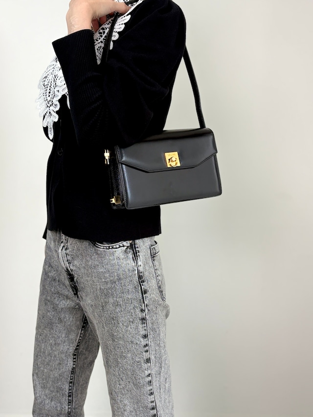 CELINE セリーヌ ショルダーバッグ ブラック ガンチーニ レザー vintage ヴィンテージ オールド gssz7x