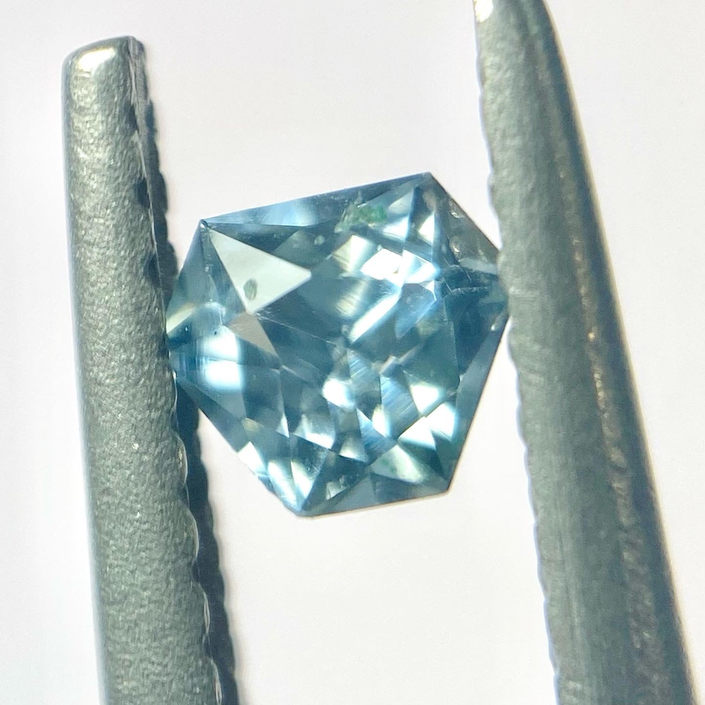 雪の結晶 モンタナサファイア