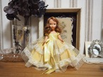 イエローリボンと白レースドレス　「Nancy Ann Story Book Doll」 画像1