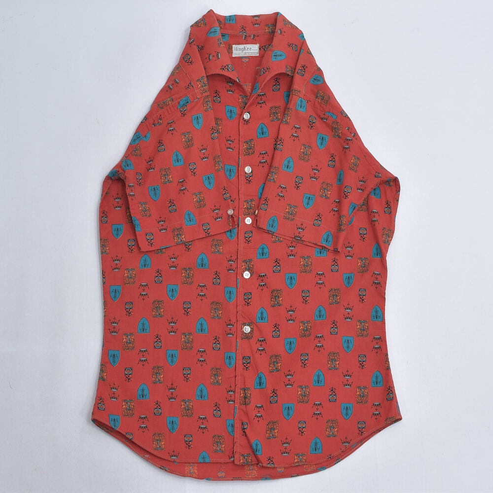 古着　総柄シャツ　えんじ色　ペイズリー　薄手　コットン　L 太アーム. HingKee エンブレム 総柄デザイン イタリアンカラー コットン