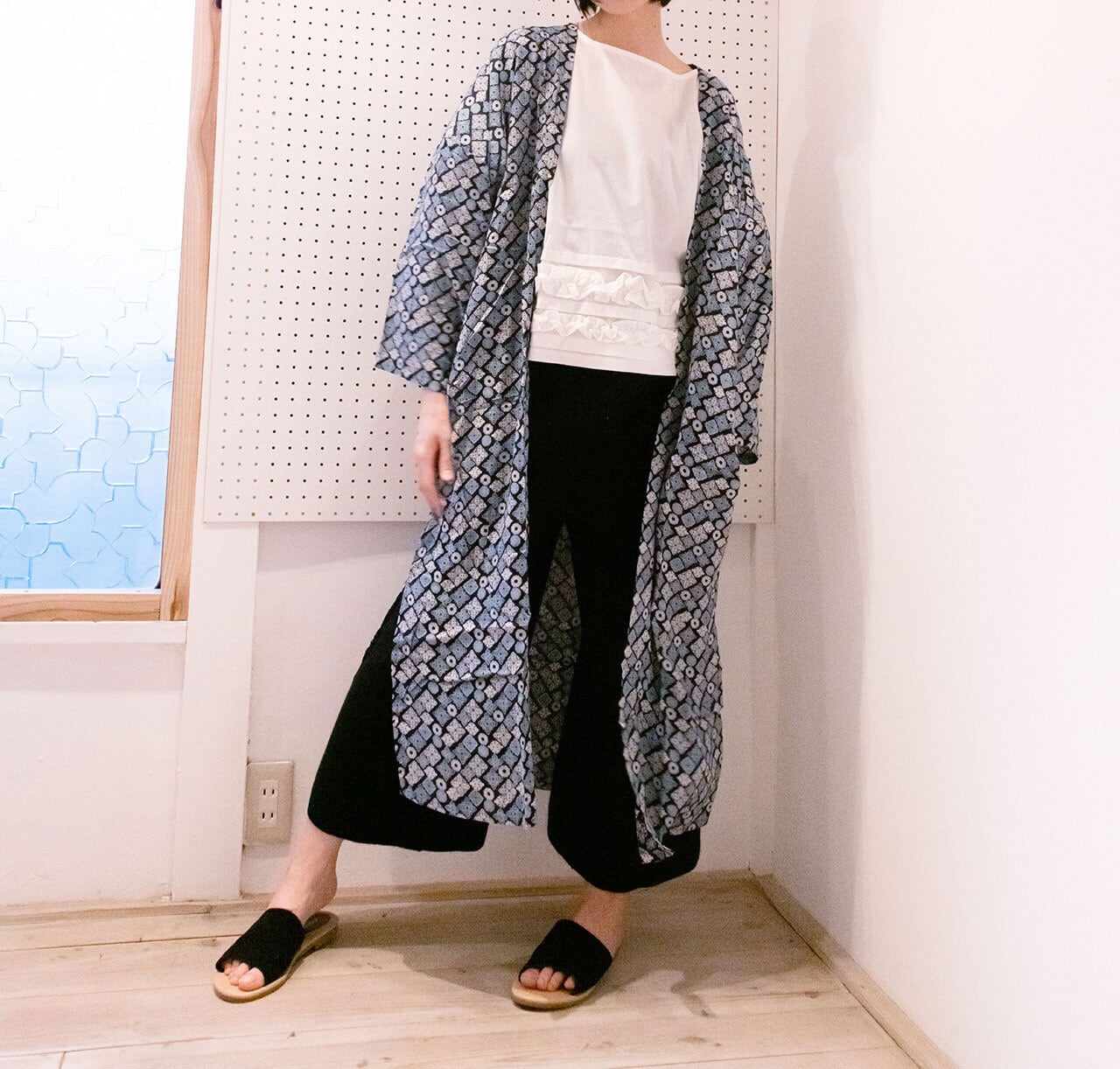 北欧風レース柄レーヨンカーディガン