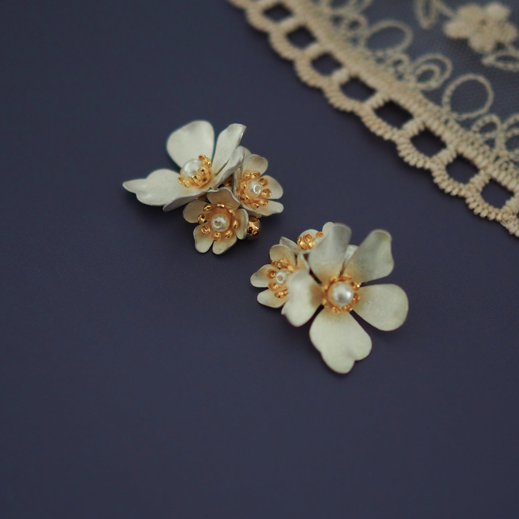 white bouquet ピアス/イヤリング | kanade