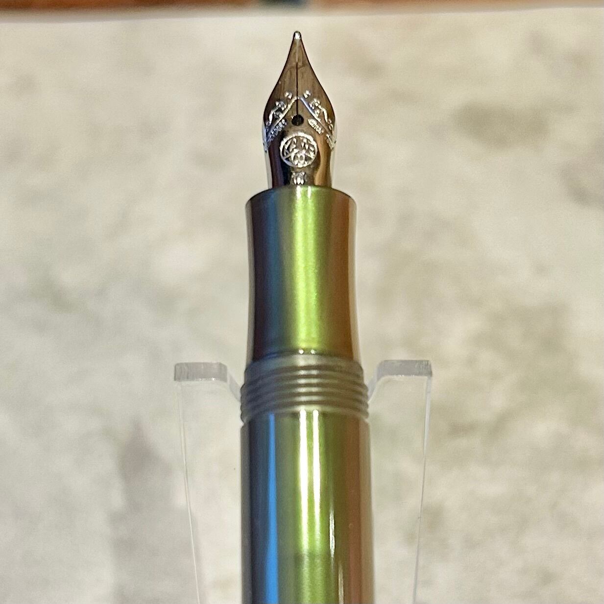 カヴェコ 「ルナースポーツ 万年筆 （シャドウグリーン）」 | ペンネ