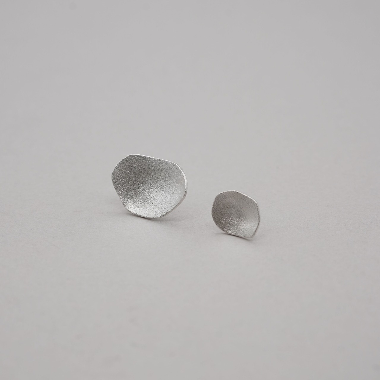 hatsuyuki　（純銀/K18）　Pierced　earring　（M）