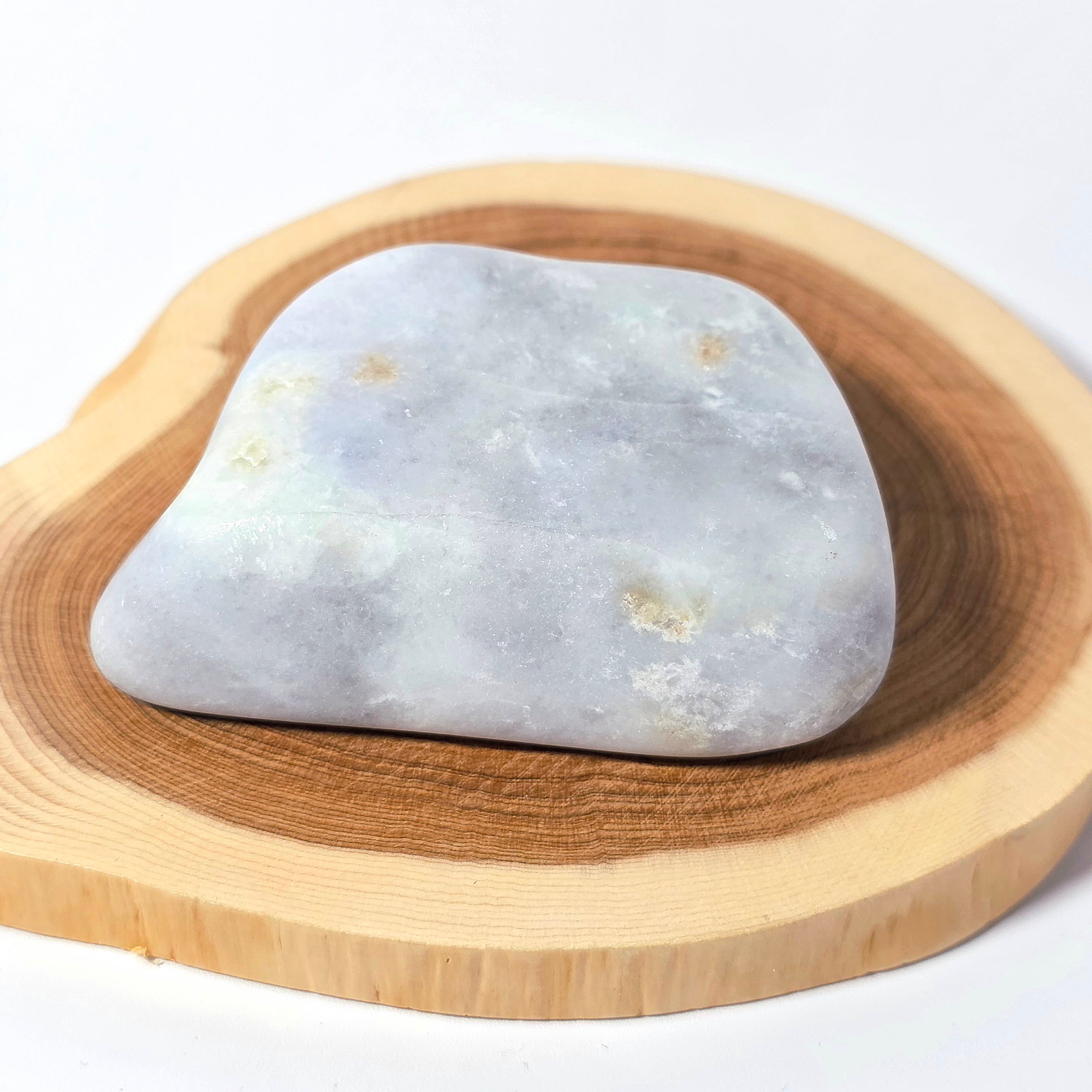 糸魚川翡翠:海石 BGU0167 | 糸魚川翡翠工芸家 赤羽可行の店BASE