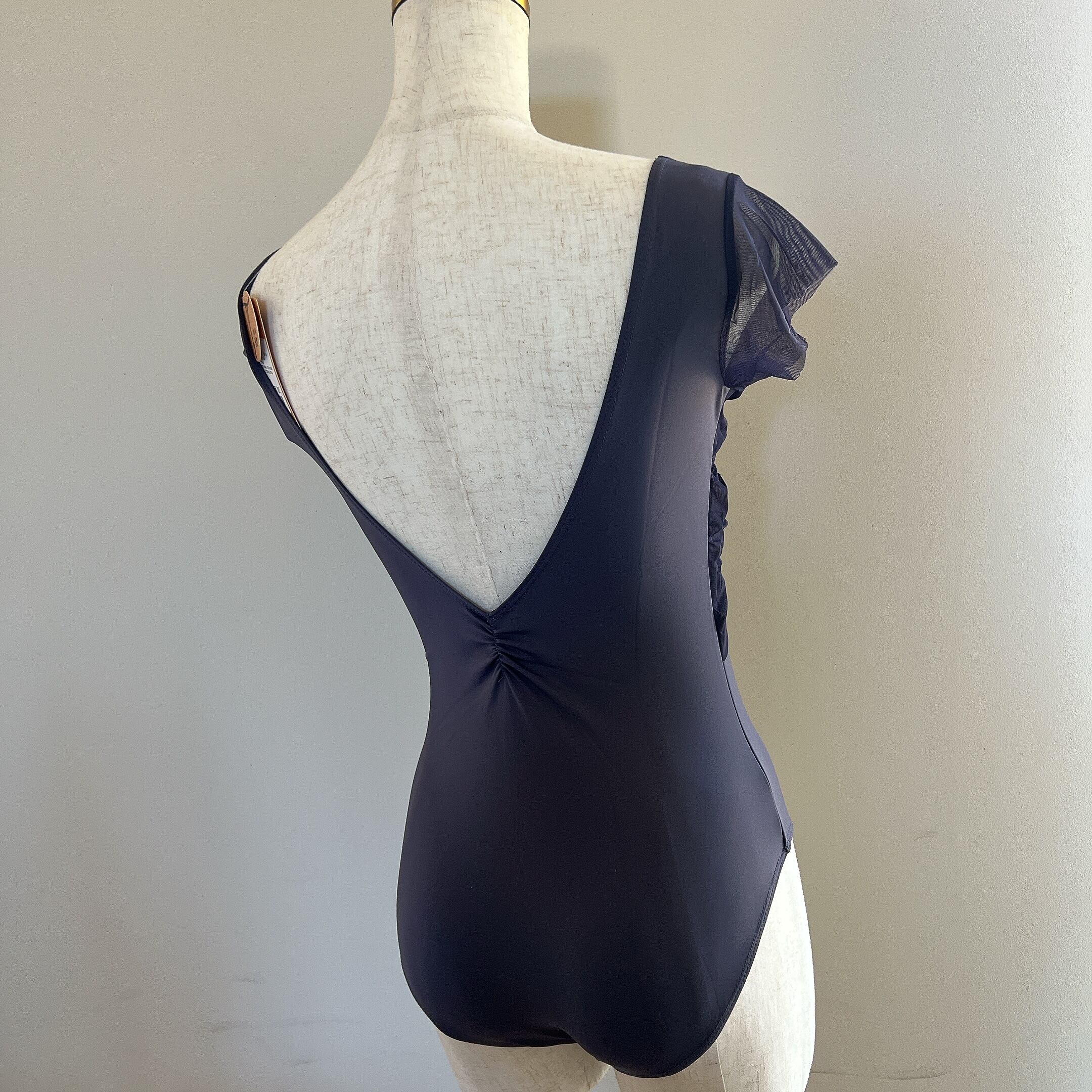 Vネックチュール キャップスリーブ バレエレオタード | バレエショップ