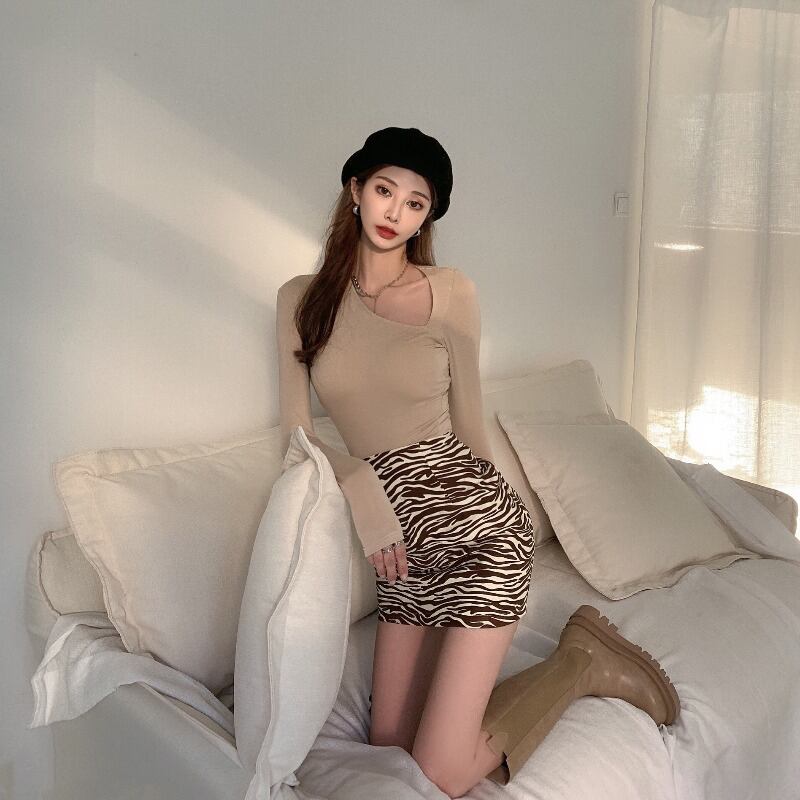 シャツ スプリングTシャツ 春物 ブラックストロベリース3175879865