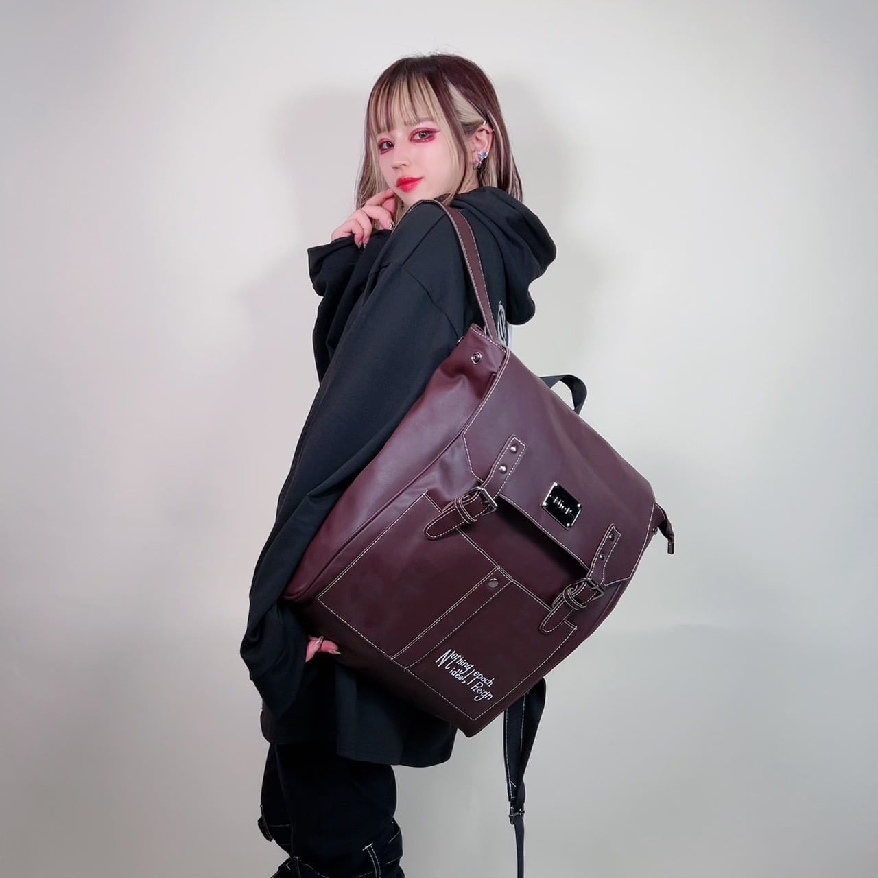 METAL LOGO PU LEATHER大容量BACKPACK【BROWN】 | NIER CLOTHING powered by BASE