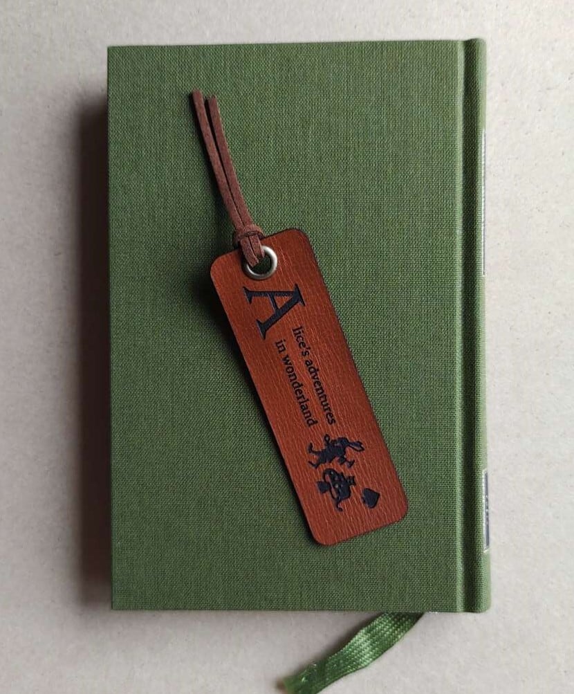 天然革 レザーしおり ハンドメイド Alice's adventure in wonderland