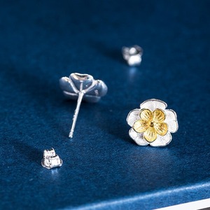 花のピアス　花　シルバー　P012