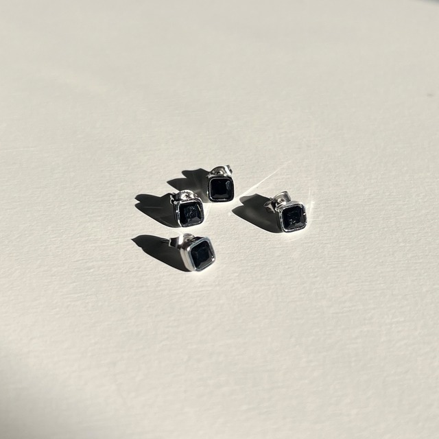 パールリボンピアス