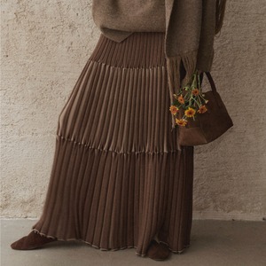 Flowing Knit Pleated Skirt