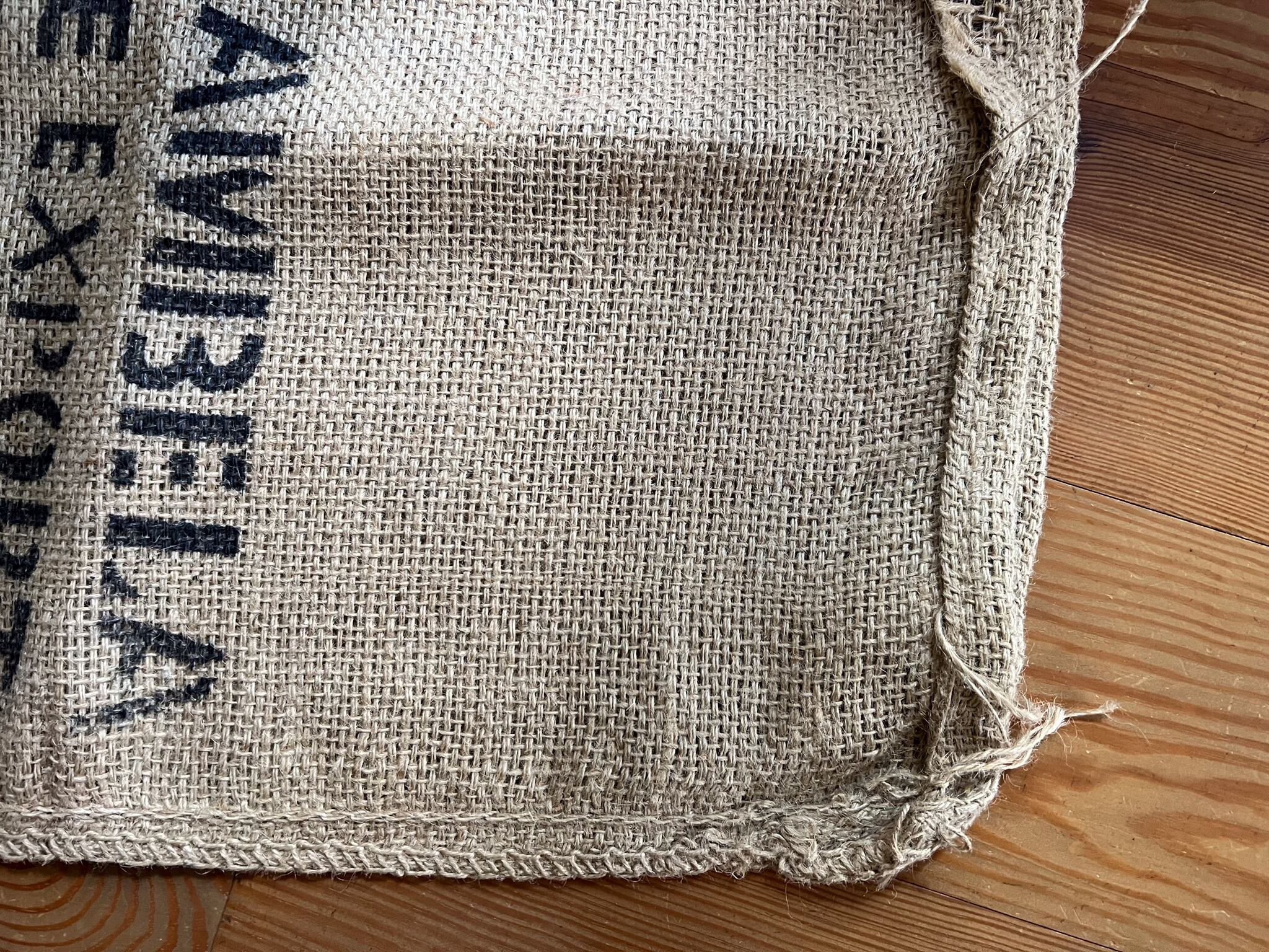 コーヒー豆の大きな古い麻袋（B） ヴィンテージ　