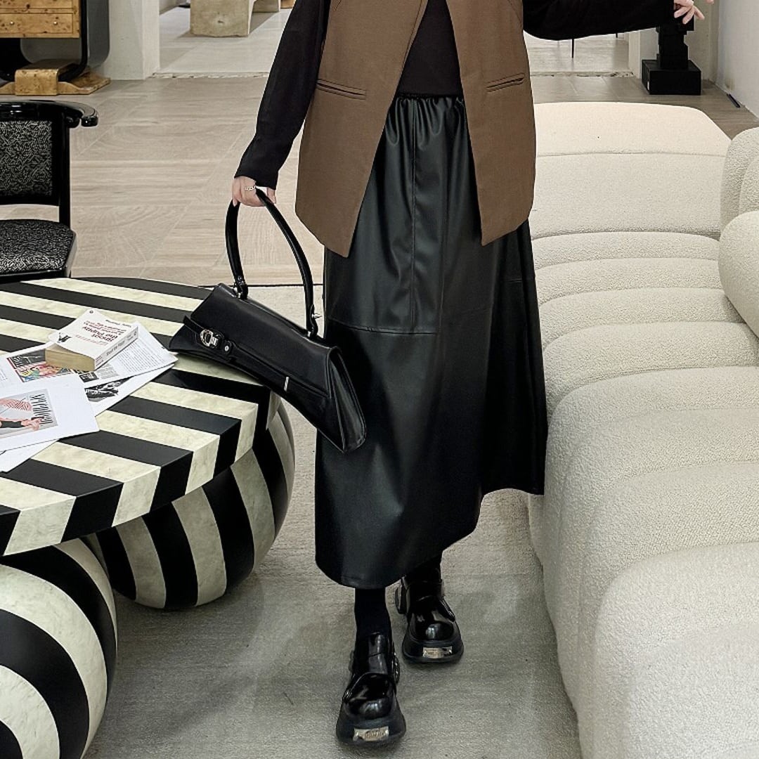 PUレザーAラインスカート SK0247