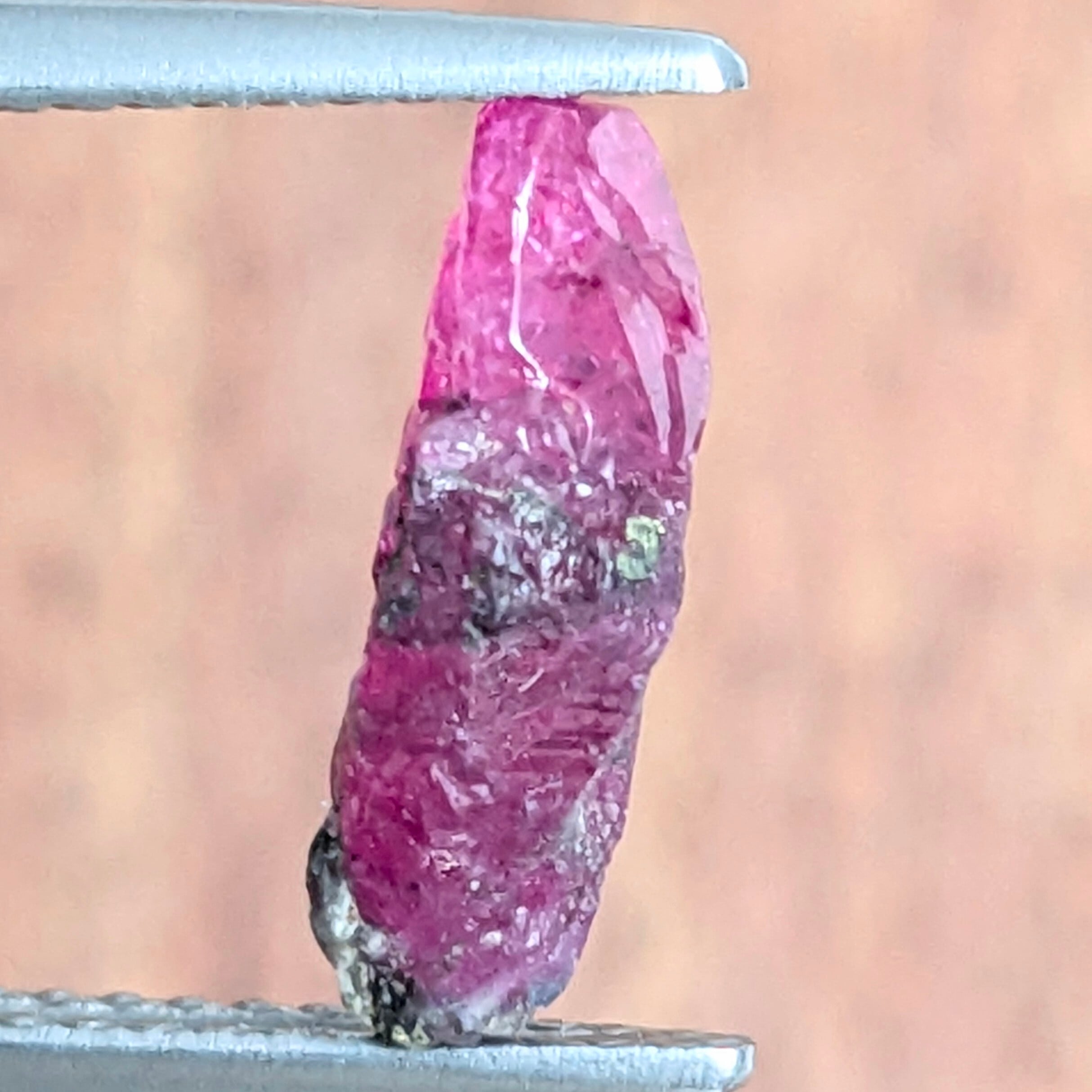 ルビー原石 楽天市場】【現品限り】 ルビー原石 5.4ct 南インド産 非加熱 結晶