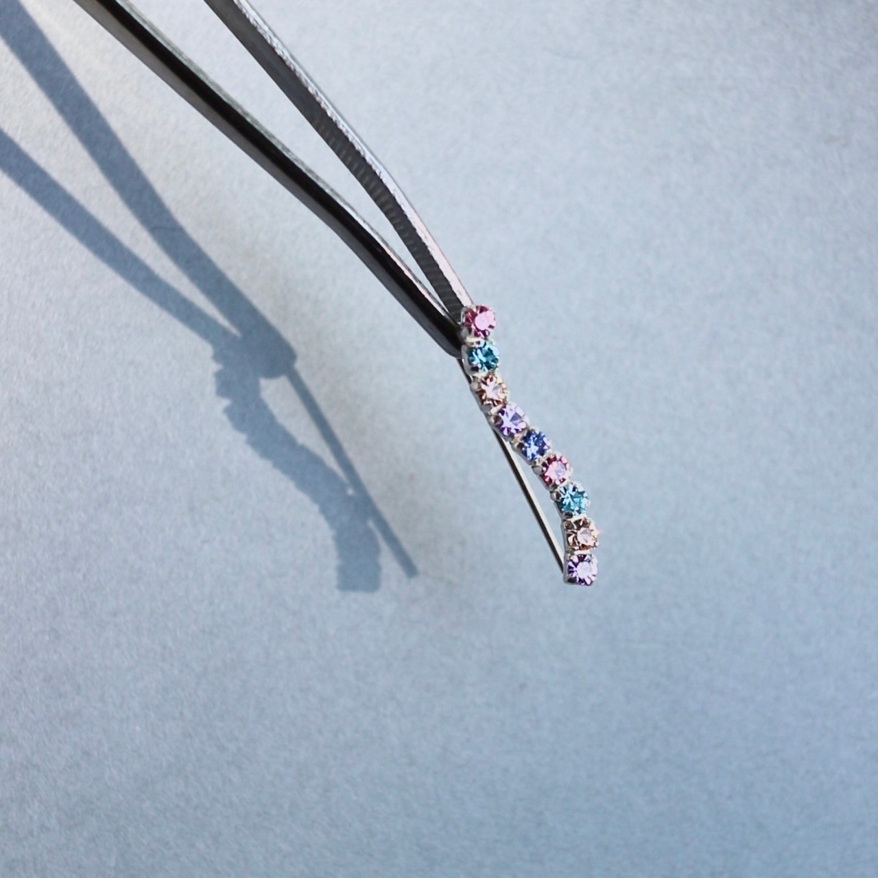 パステルレインボーのイヤーカフ