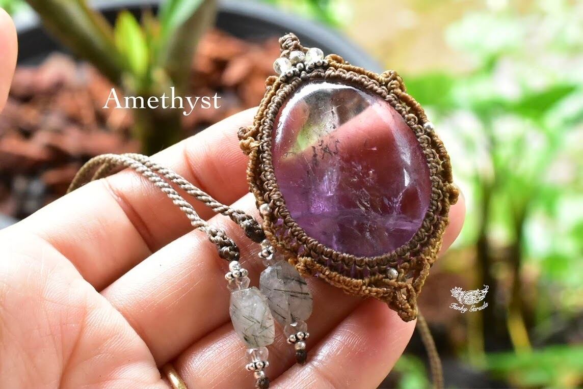 虹入り大粒★高品質アメジスト マクラメペンダント ame005