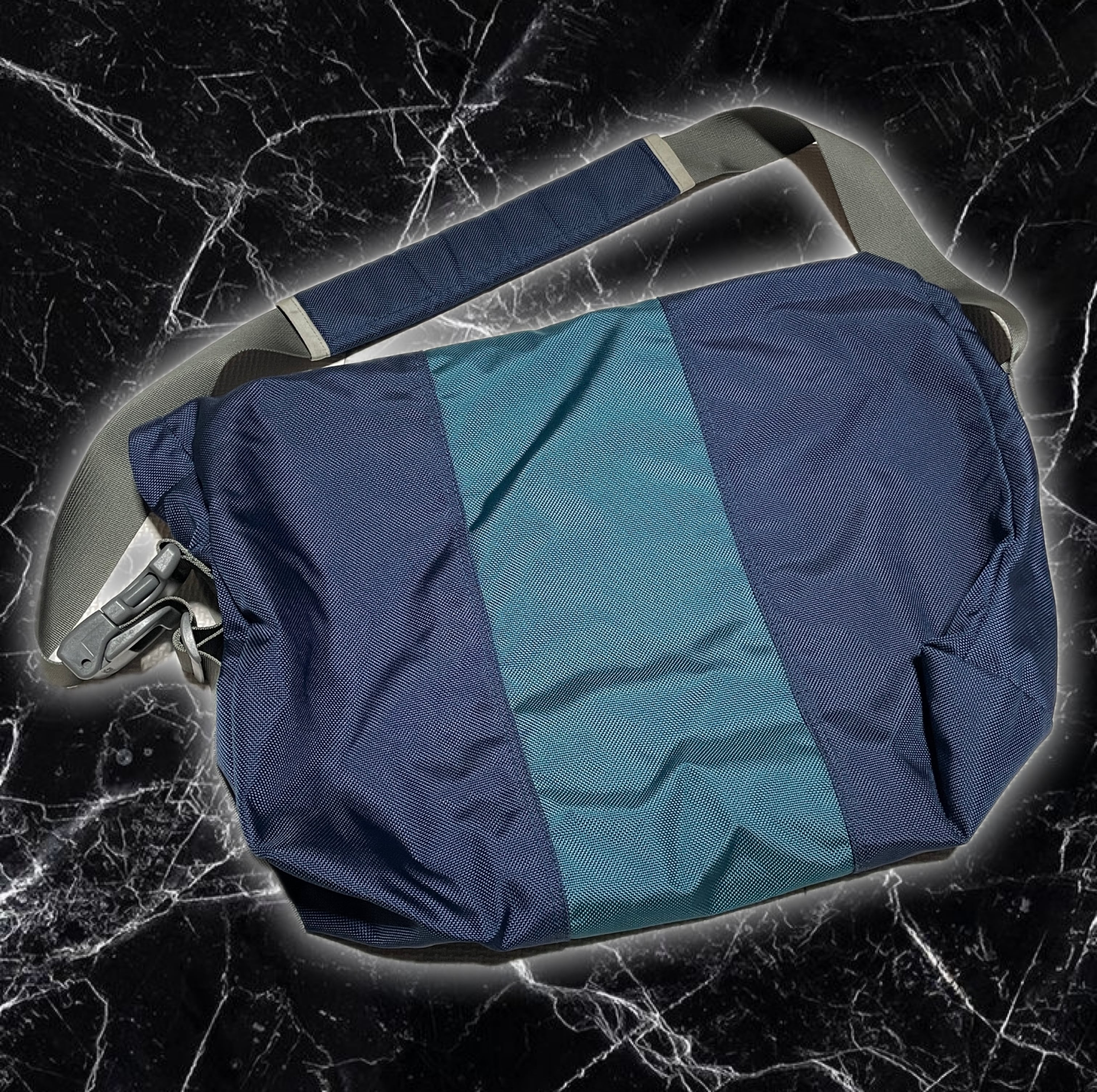 00s TIMBUK2 メッセンジャーバッグ ネイビー Y2K ワンショルダー