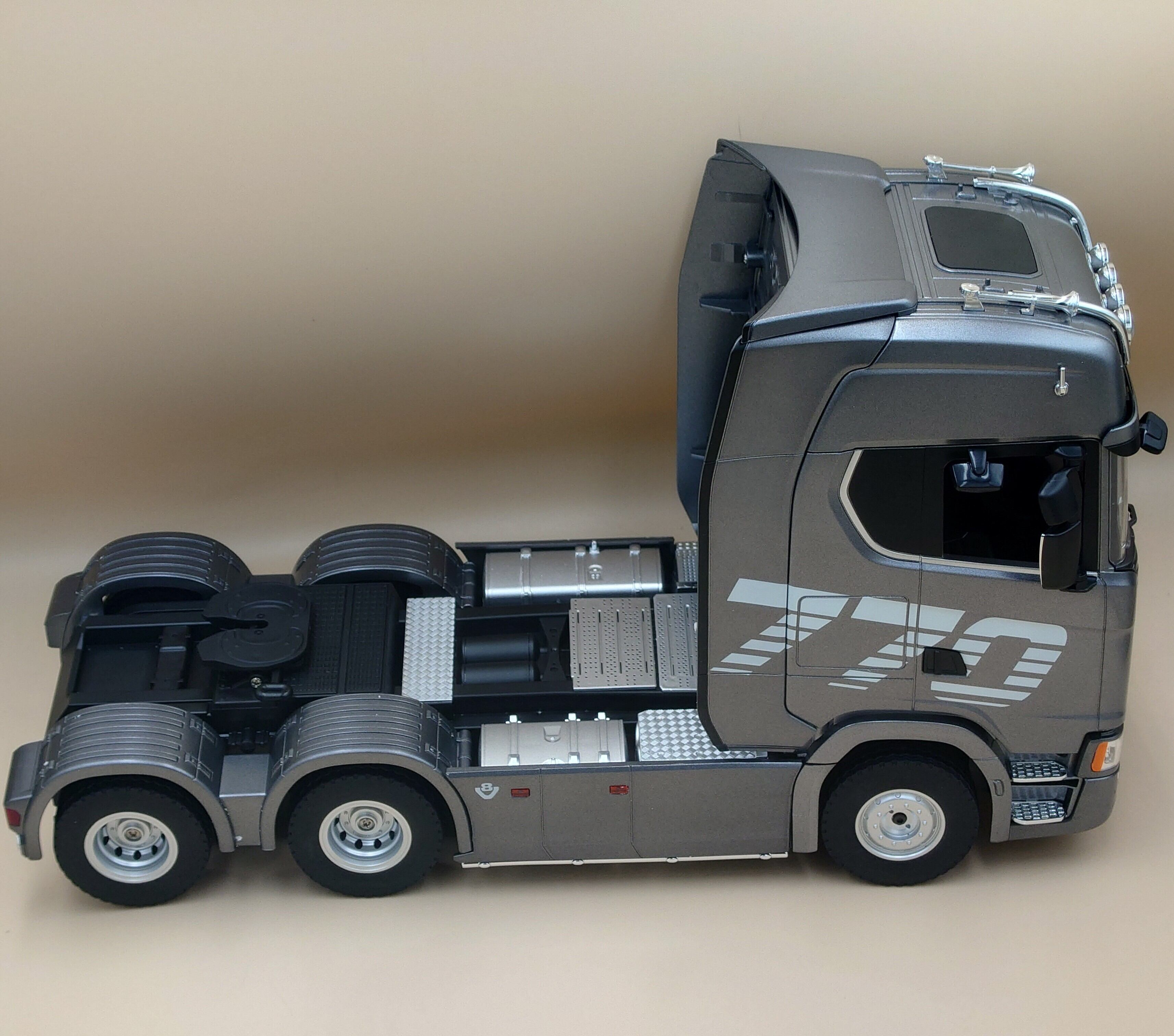 1/18 スカニア SKANIA770S シルバー ラジコン大型トラック トレーラー