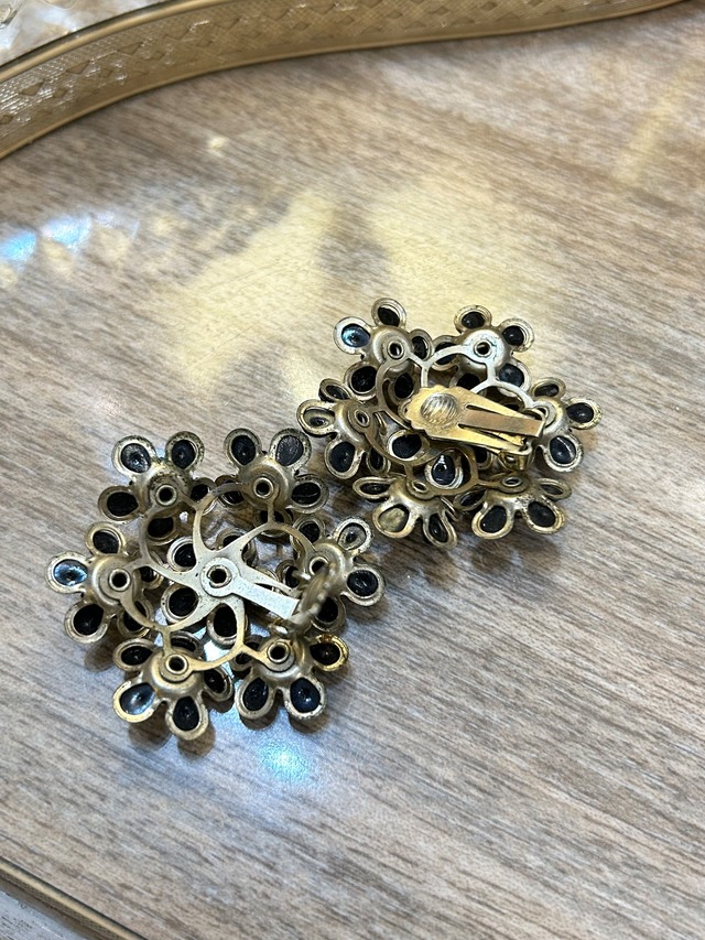 50's  flower black earrings