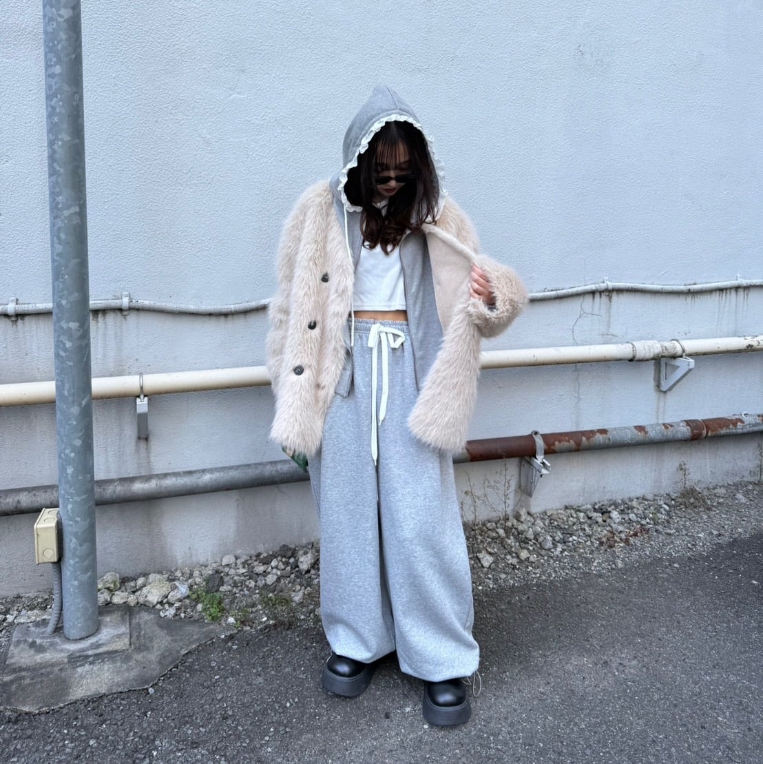 フラワーレースフードショート丈パーカー_LN03297 | lanan(ラナン)