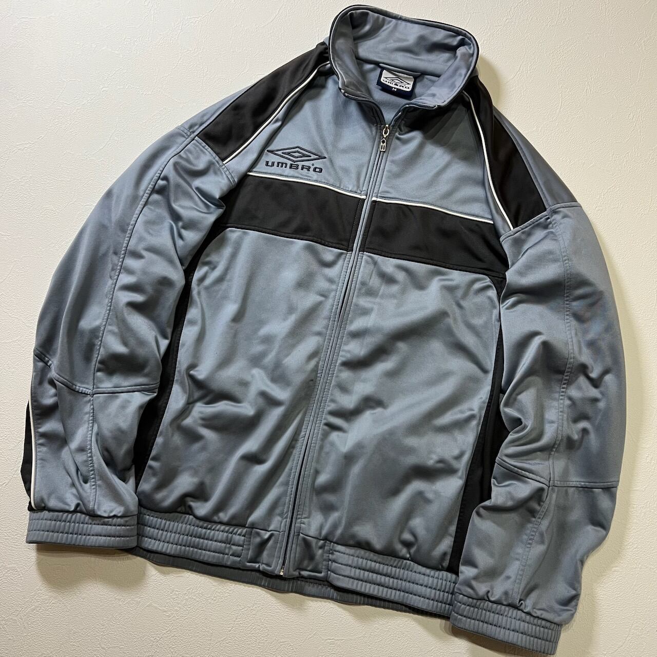 umbro ジャージ グレー ブラック 90s UMBRO トラックジャケット ジャージ アンブロ グレー