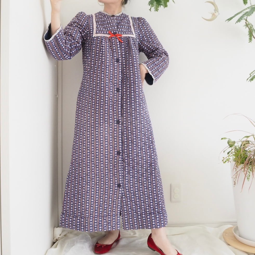 Vintage 70`s blue floral quilted dress gown/ヴィンテージ 70年代 ブルー 花柄 キルティング ドレス  ガウン