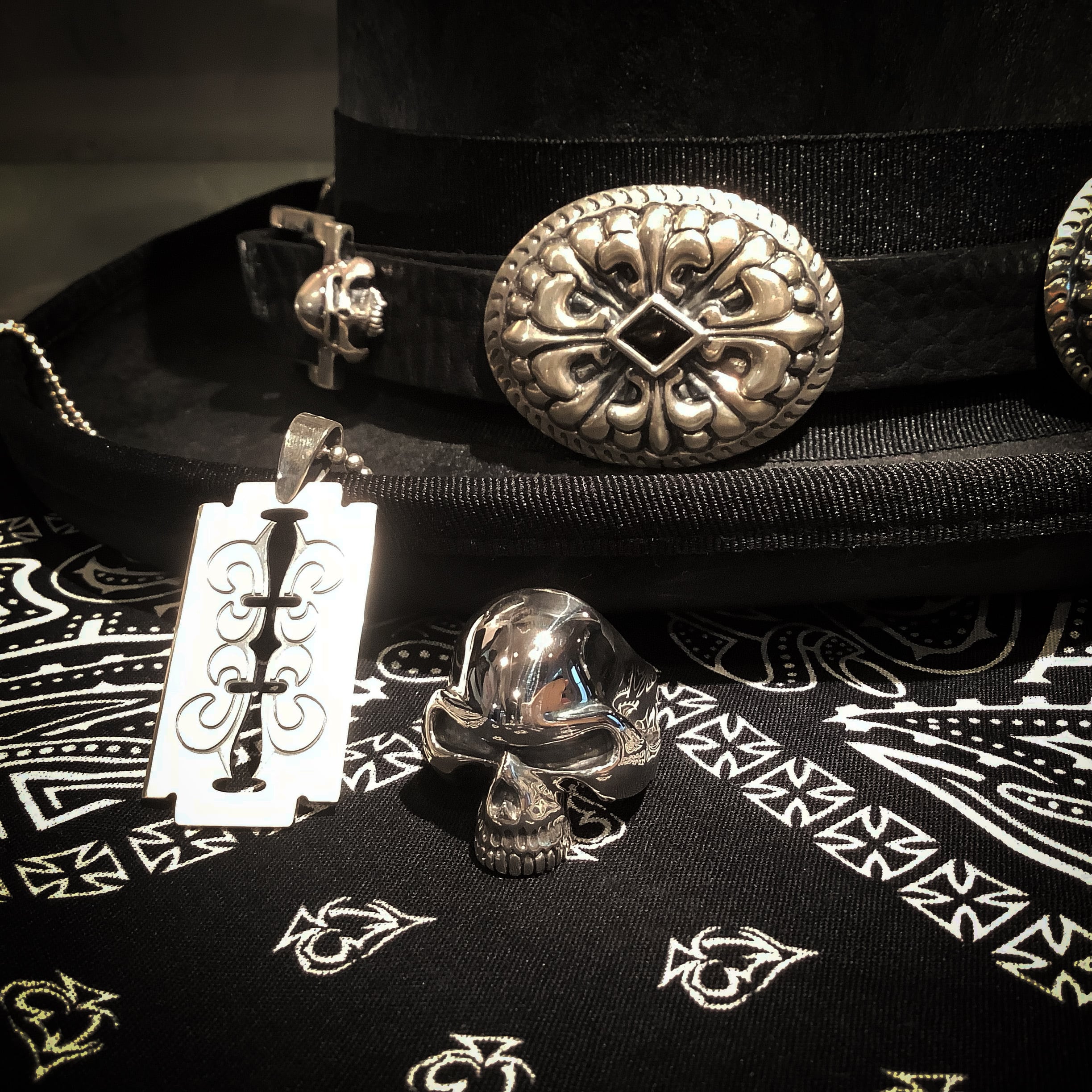 THIRTEENDESIGNS サーティーンデザインズ EVOLUTION SKULL RING