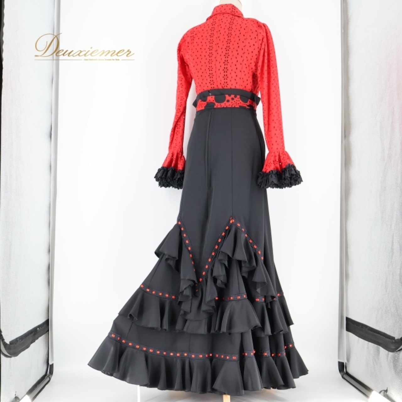 フラメンコ 衣装 マンサニージャ Manzanilla トップス ブラウス ファルダ スカート ツーピース セットアップ 赤 黒 ボランテ フリル レース ダンス パーティ 発表会 ブラック系 レッド系 フラメンコドレス セットアップ衣装 パーティ 衣装セット 大人用 レディース 踊り用 衣装 フリルブラウス ダンス衣装 おしゃれ 可愛い レディース衣装 発表会衣装