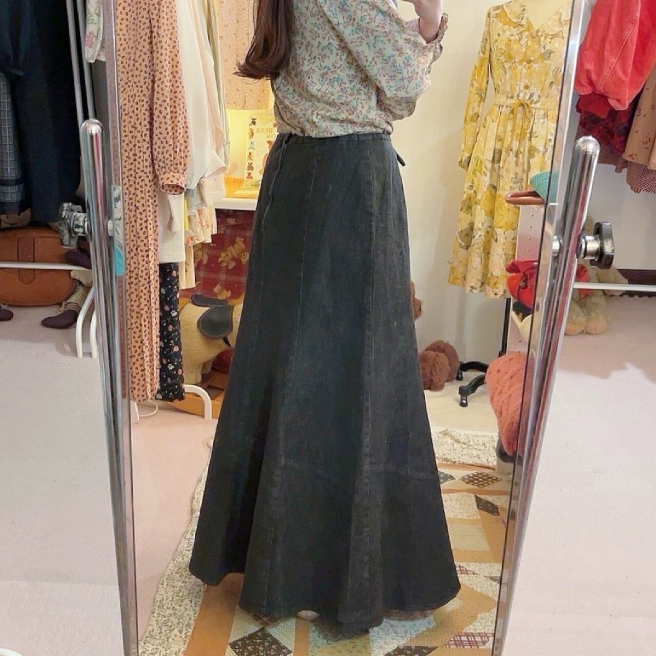 black denim seams flare skirt