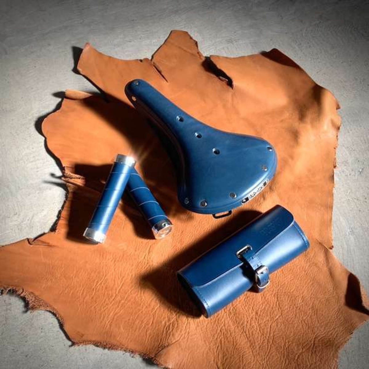 BROOKS Limited Color【TEAL】サドル & グリップ & バッグ のセット