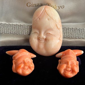 ヴィンテージ 昭和中期　白桃珊瑚　お福さんの帯留め