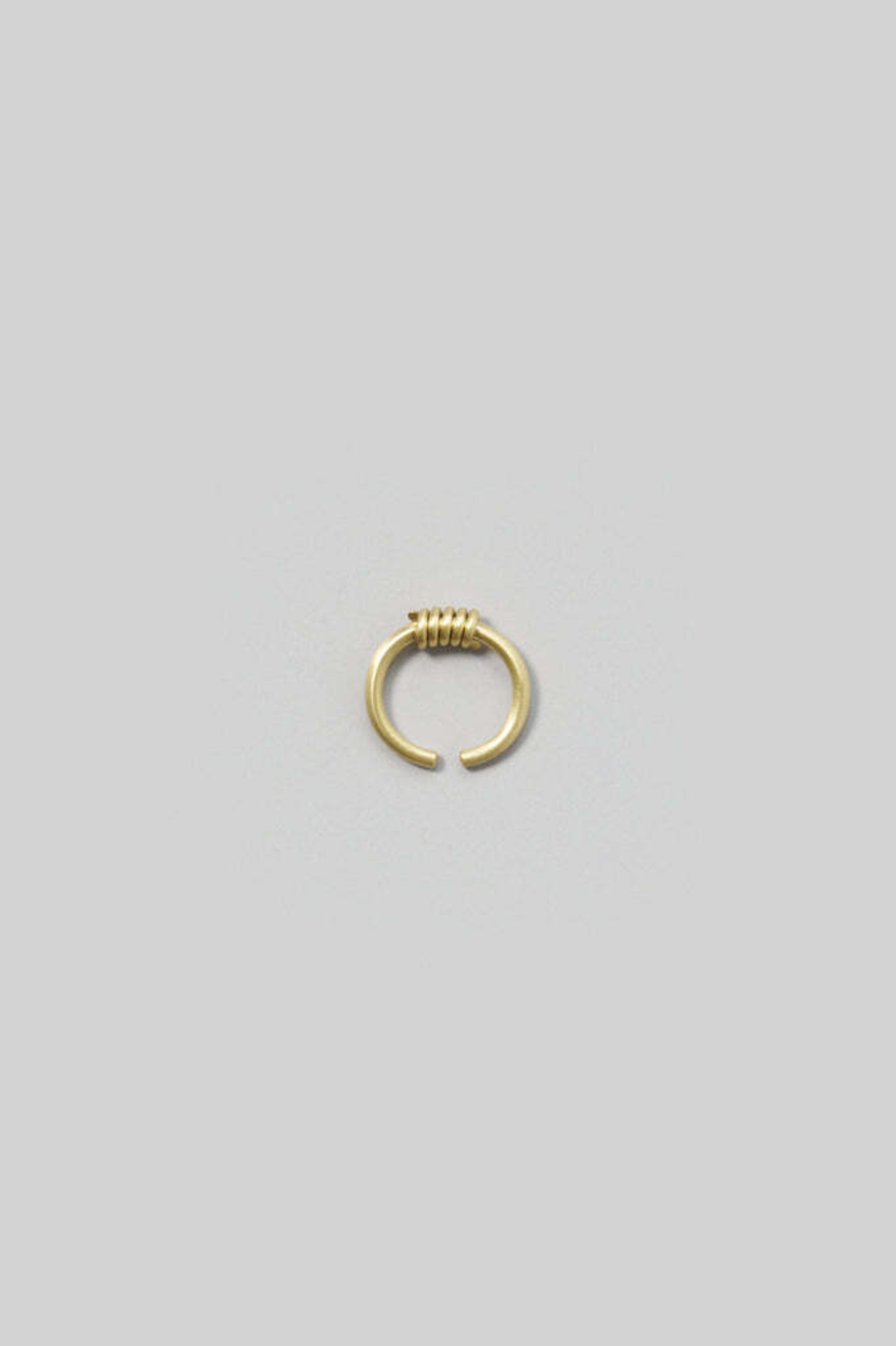 _Fot - round wire ring _ coil :brass|真鍮製リング/コイルデザイン/イヤーカフ兼用/約12〜13号/日本製